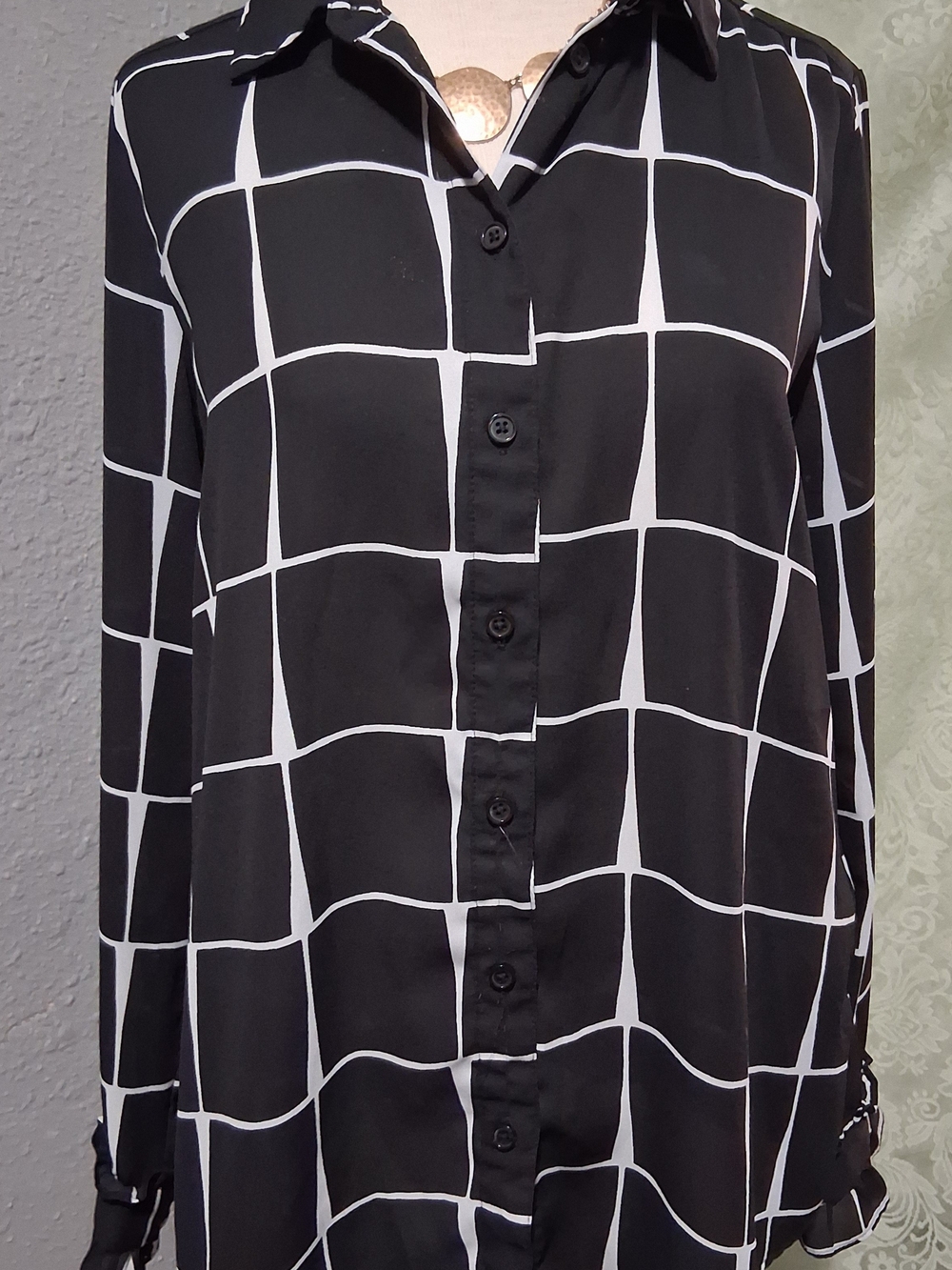 Who What Wear Black and White Grid Button-Up Blouse